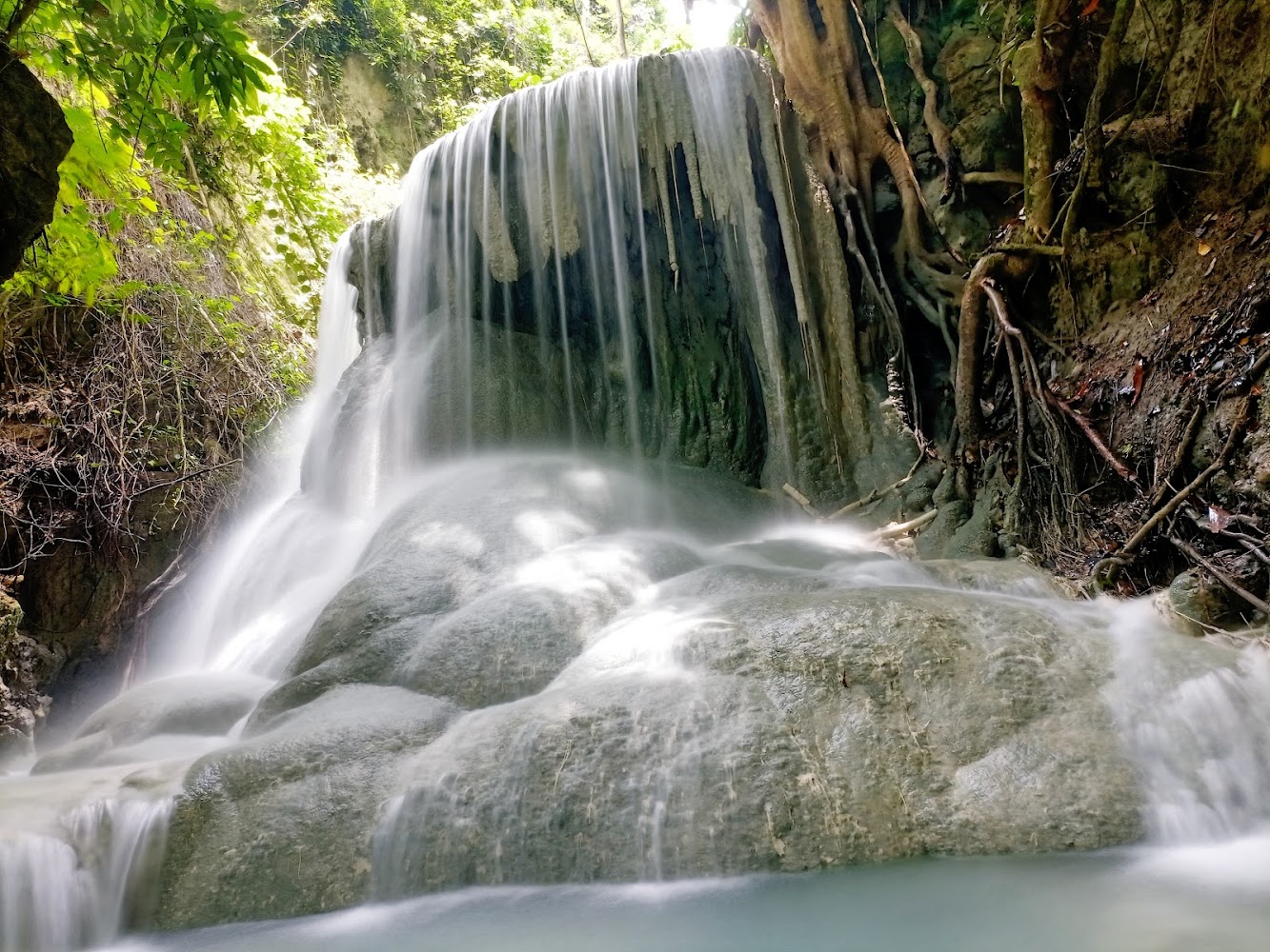 Aguinid Falls