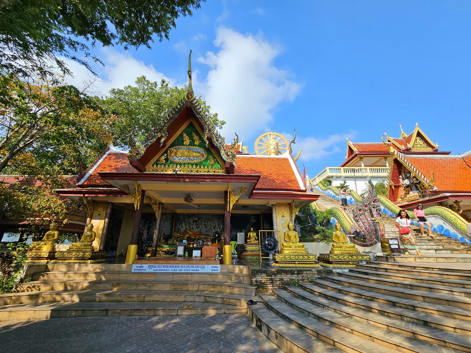 Wat Phra Yai