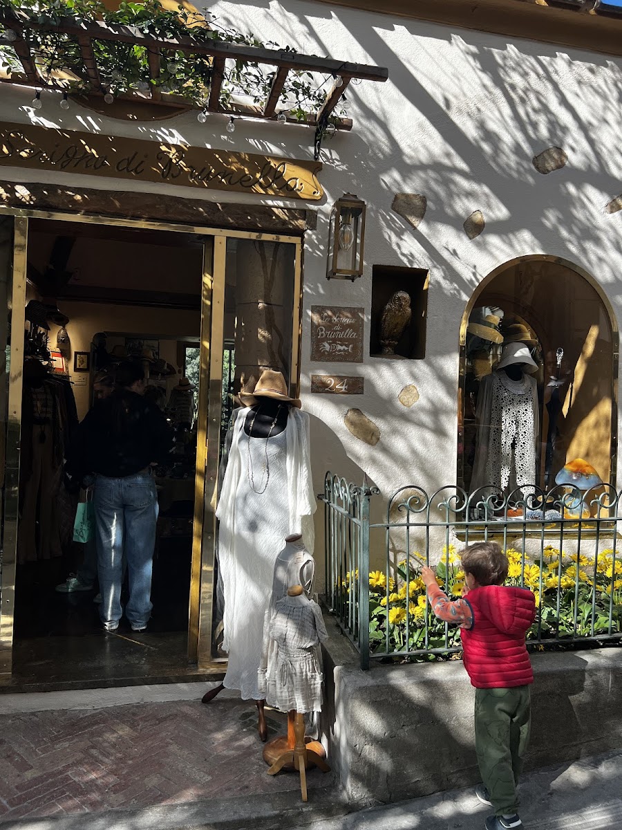 Boutiques on Via dei Mulini