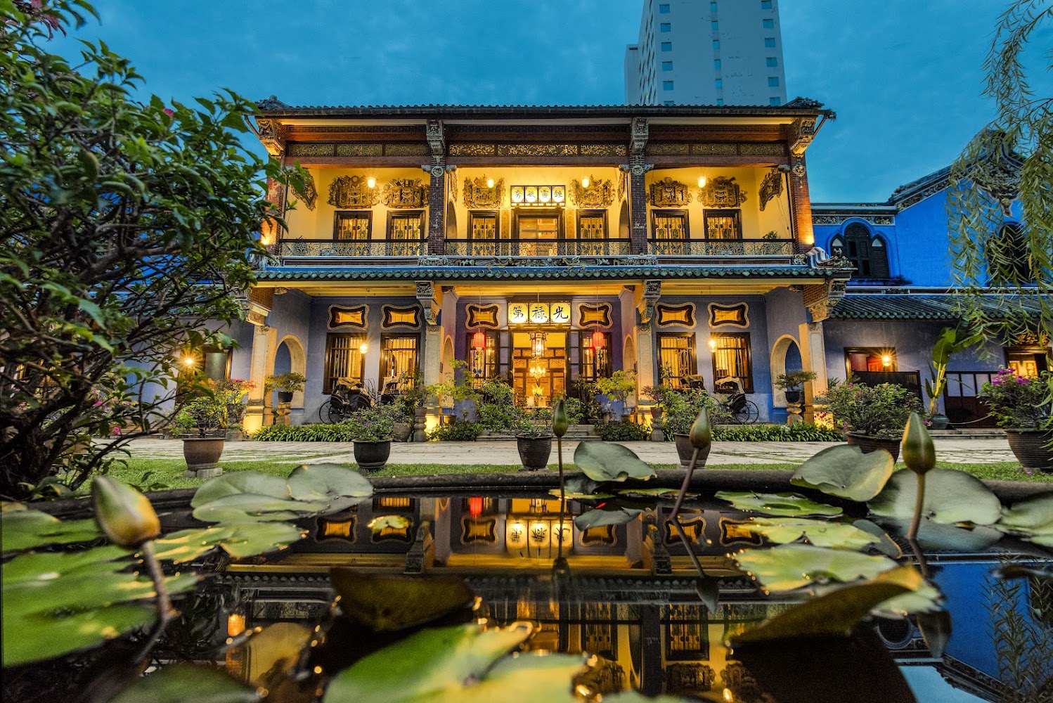 Cheong Fatt Tze - The Blue Mansion