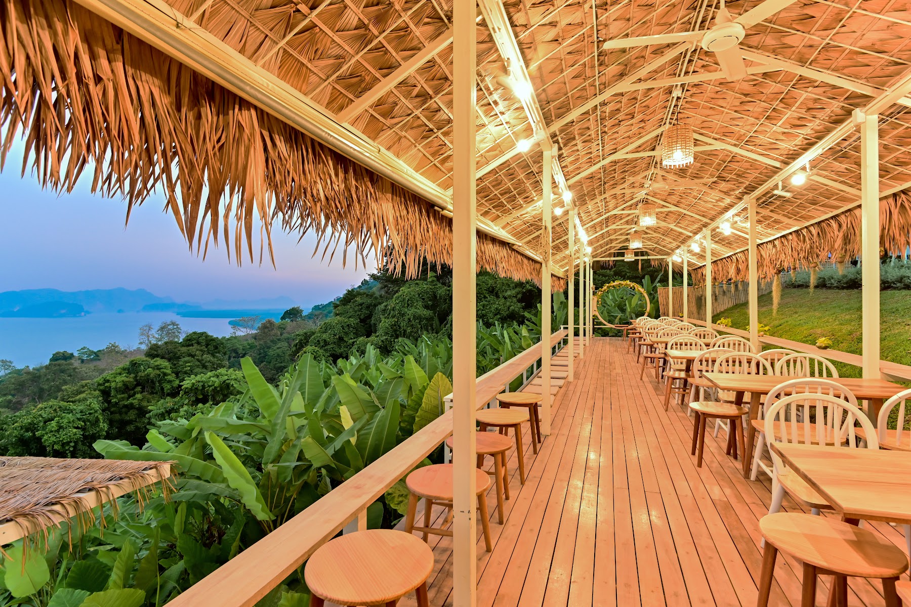 Chomthong Restaurant