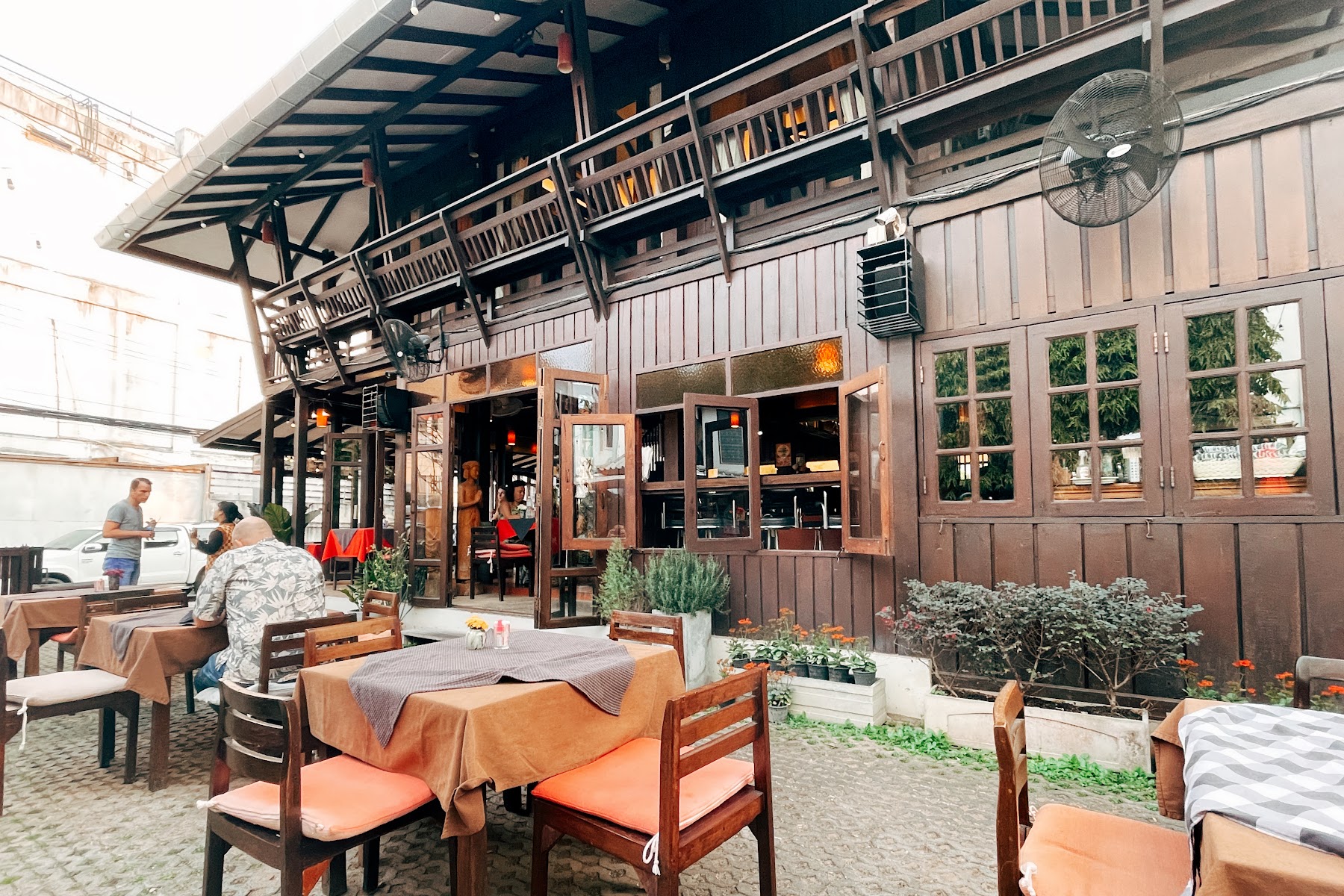 Dash! Restaurant and Bar