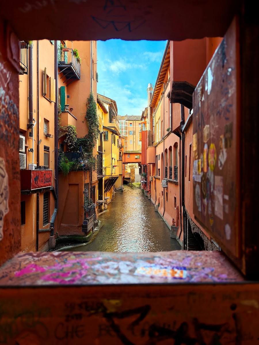 Finestrella di Via Piella