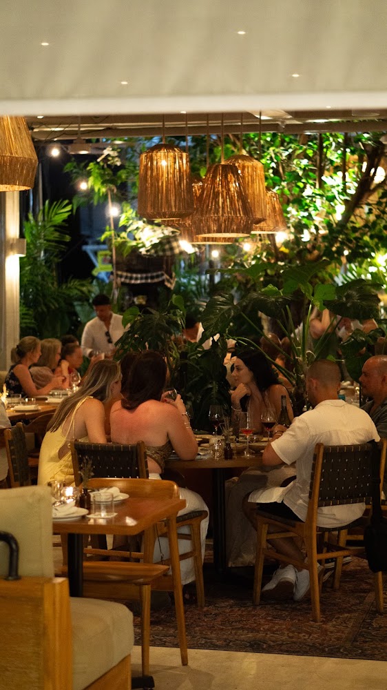 MASONRY. Restaurant Uluwatu