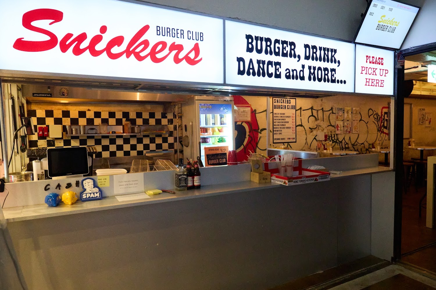Snickers Burger Club