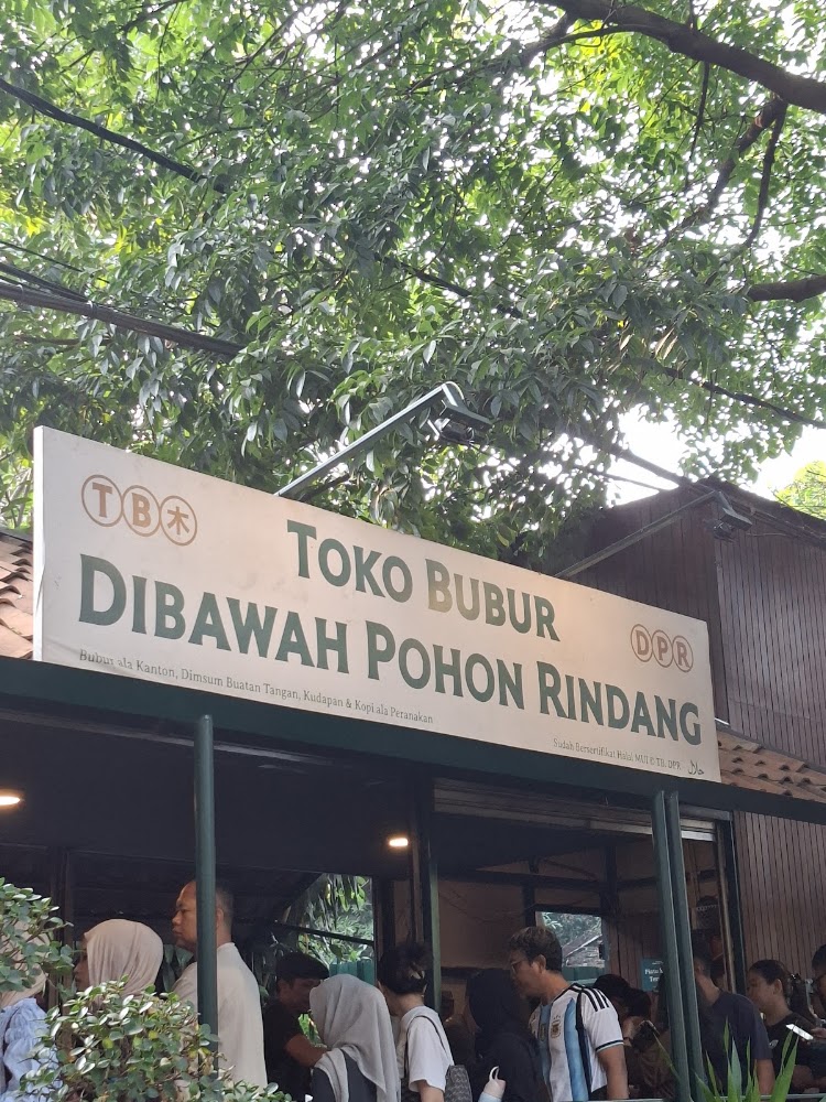 Toko Bubur Di Bawah Pohon Rindang Cibeunying