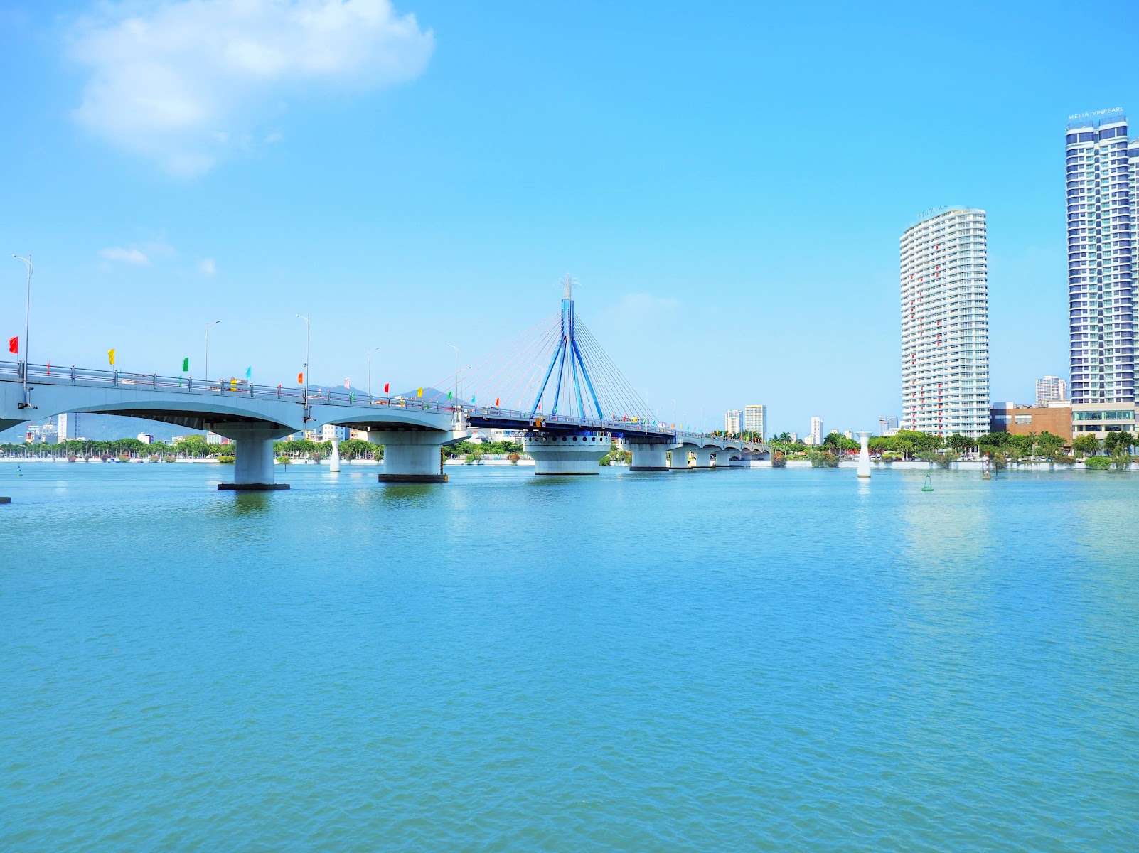 Hàn River