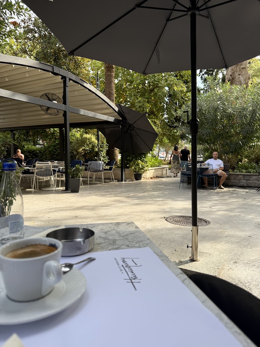 Hemingway Bar & Restaurant