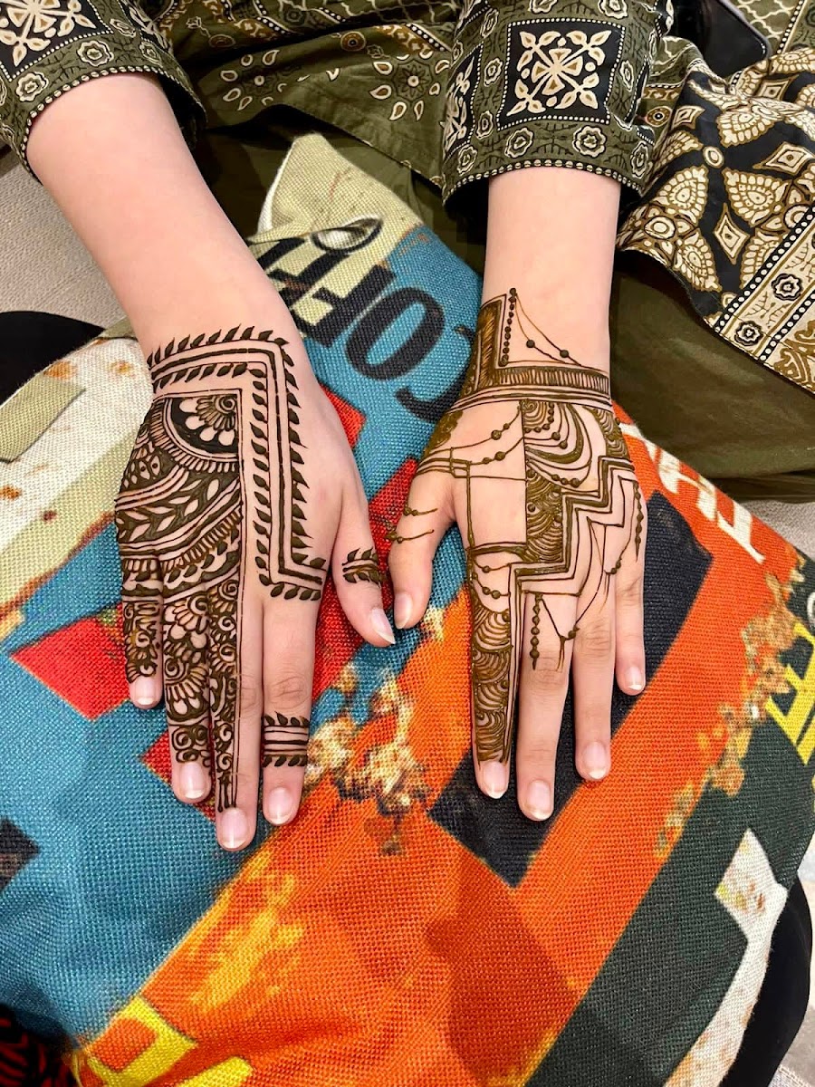 Henna Painting & Traditional Attire