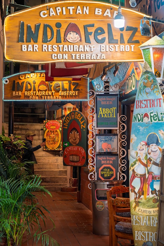 Indio Feliz Restaurant Bistro Bar