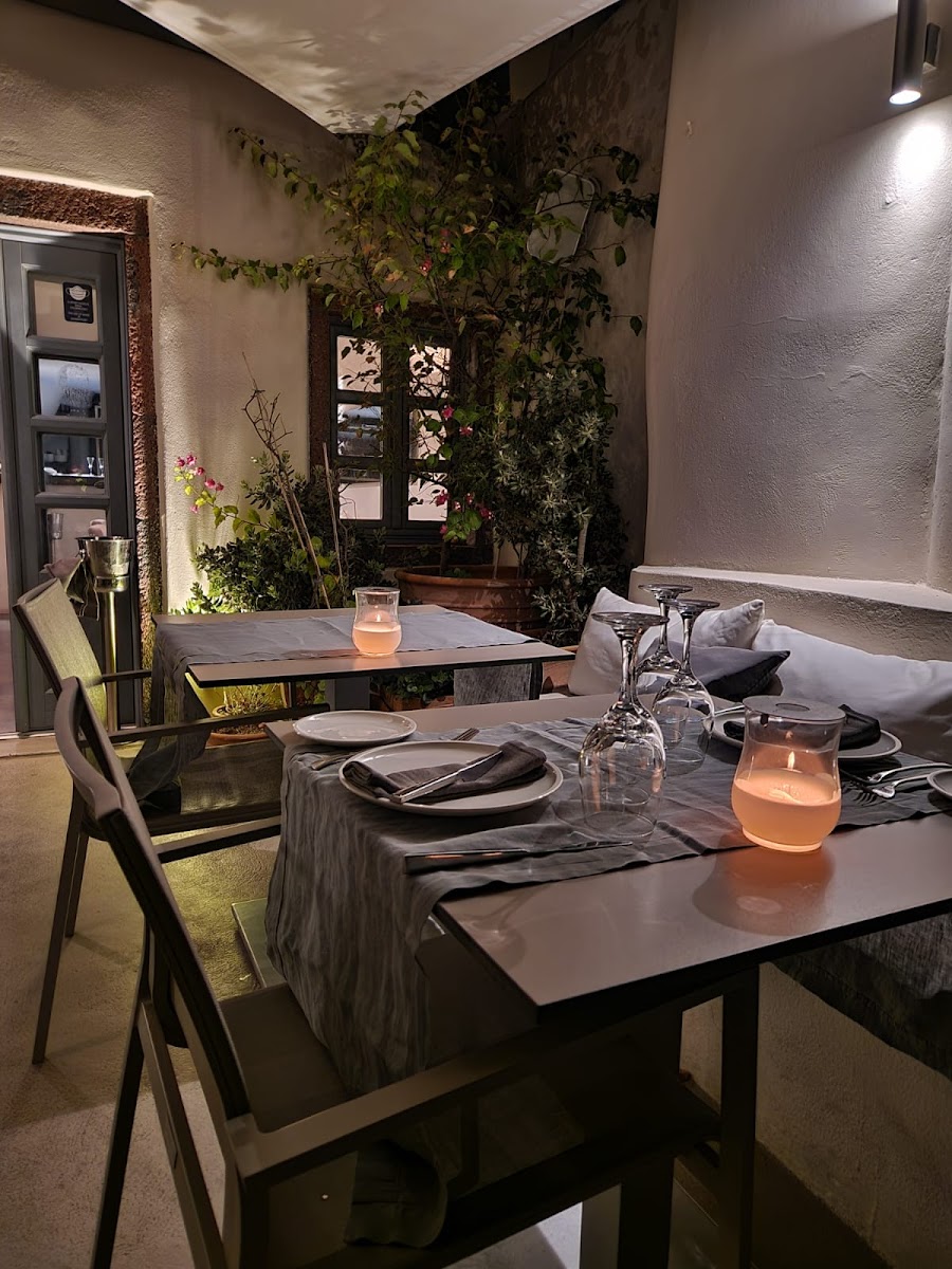 Kapari Wine Restaurant