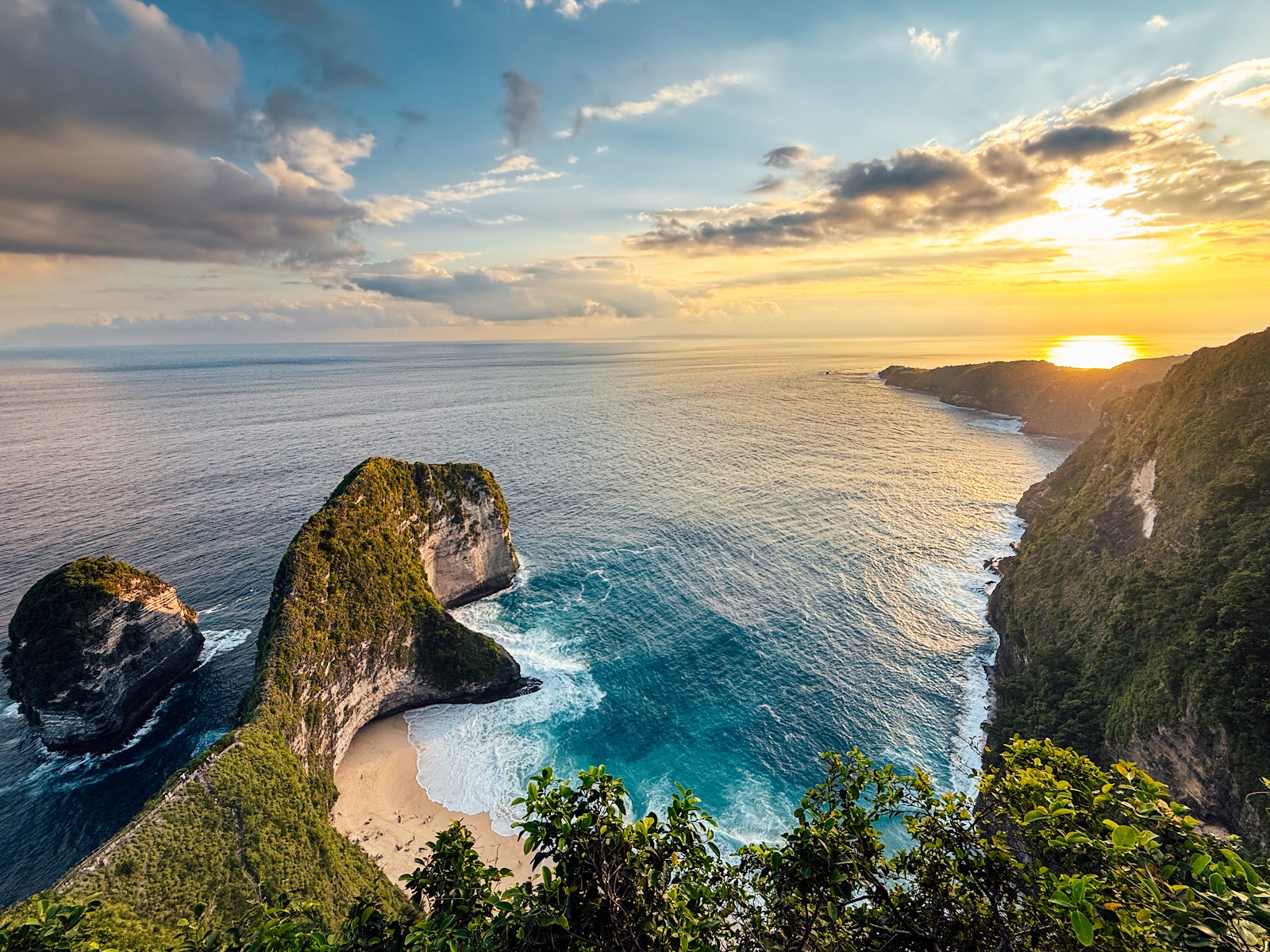 Kelingking Beach