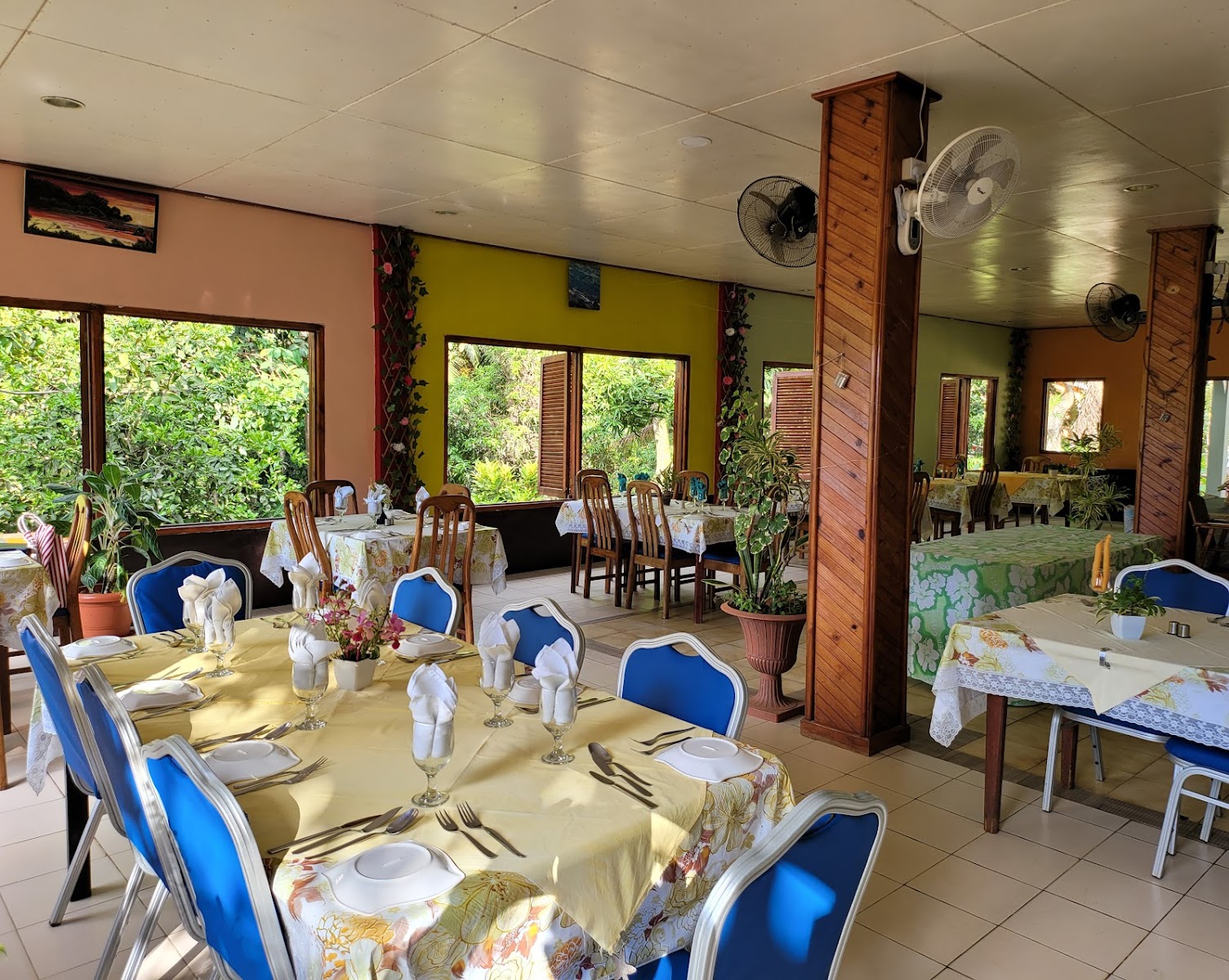 Le Reduit Restaurant (Anse Royale)