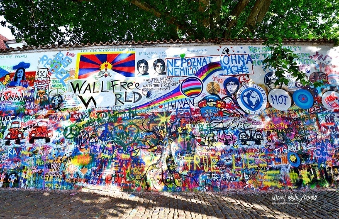 Lennon Wall