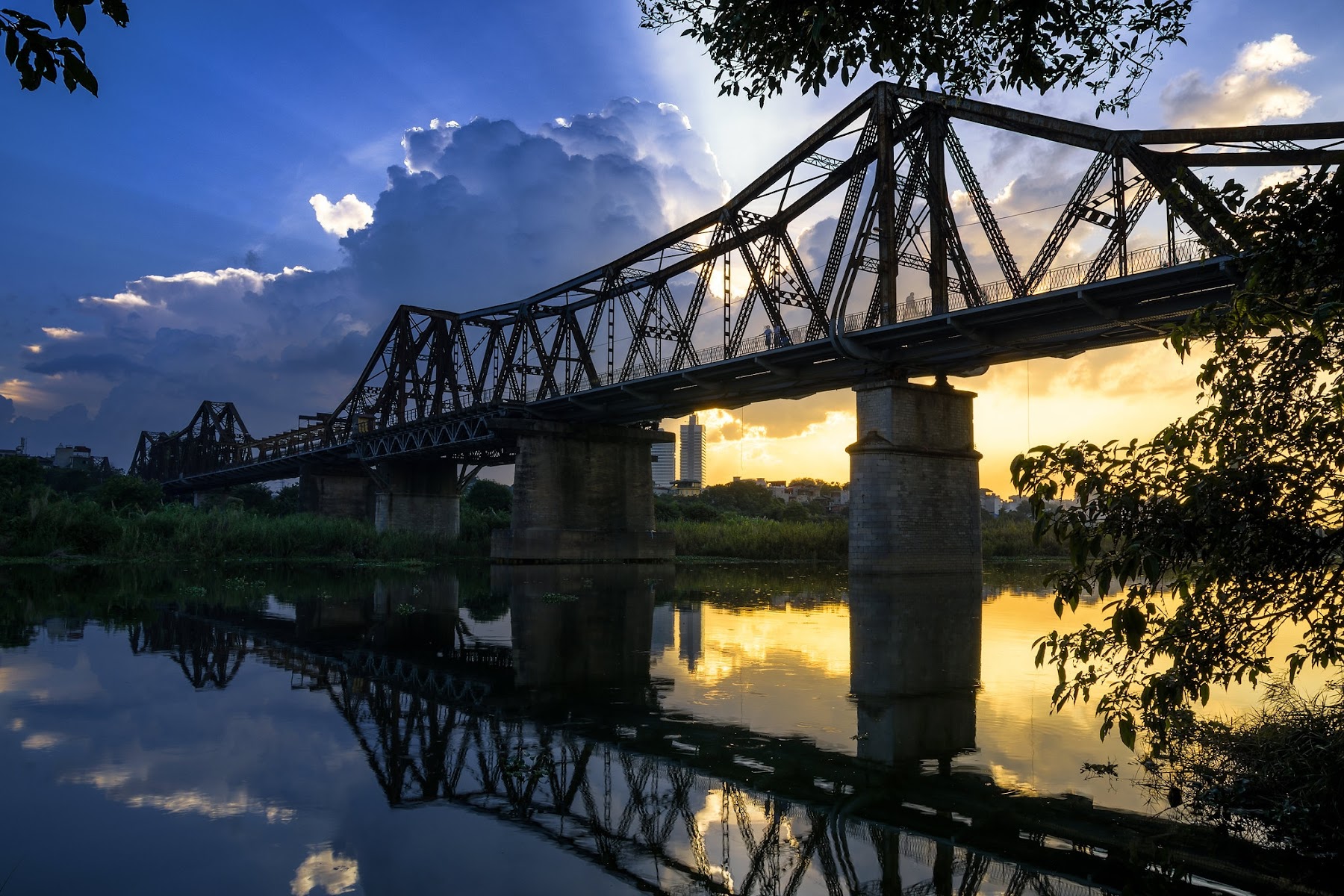 Long Bien Bridge