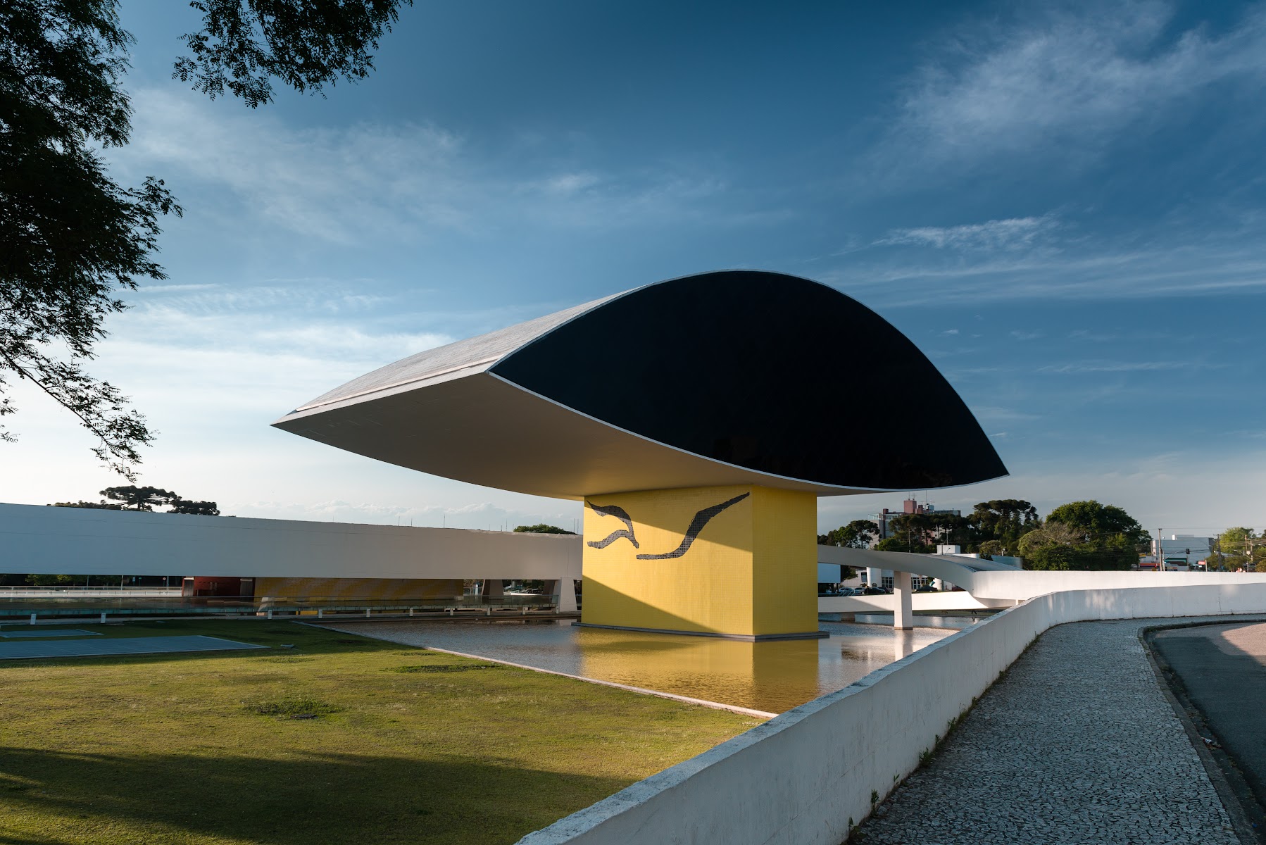 Museu Oscar Niemeyer (MON)