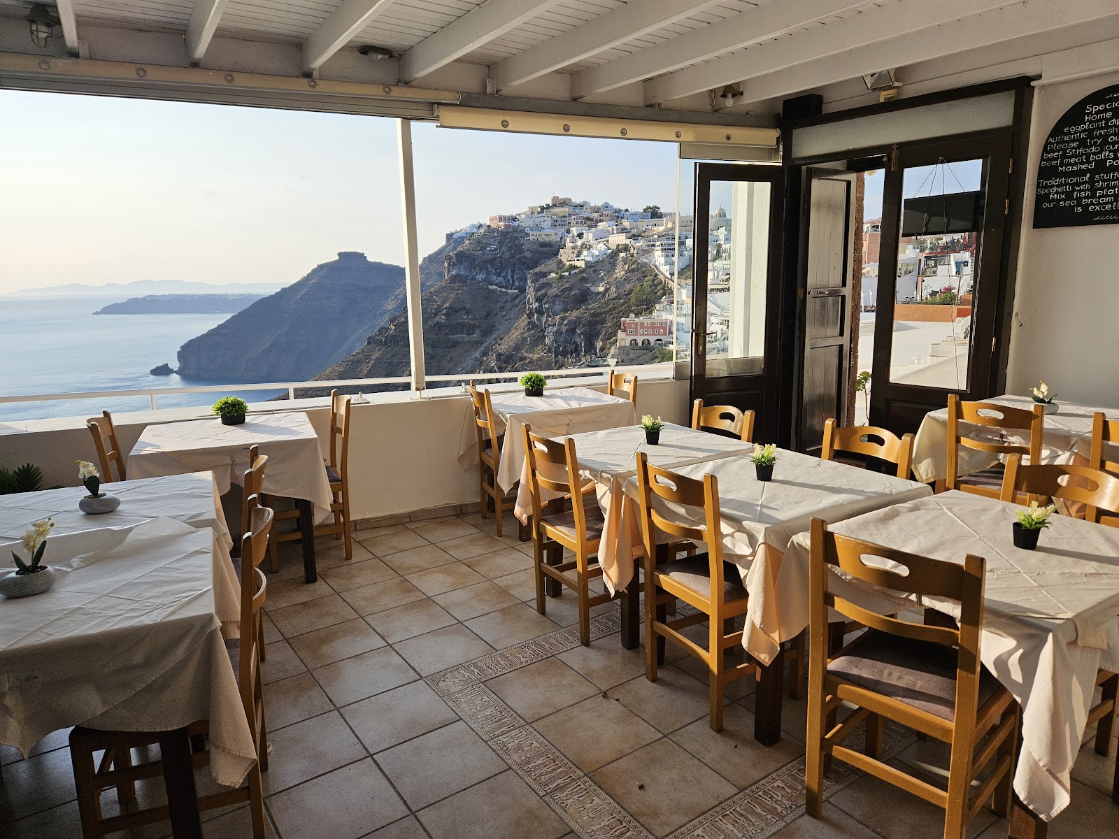 Naoussa Restaurant