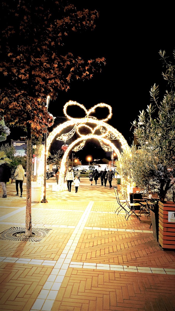 Pazari i Ri (New Bazaar)