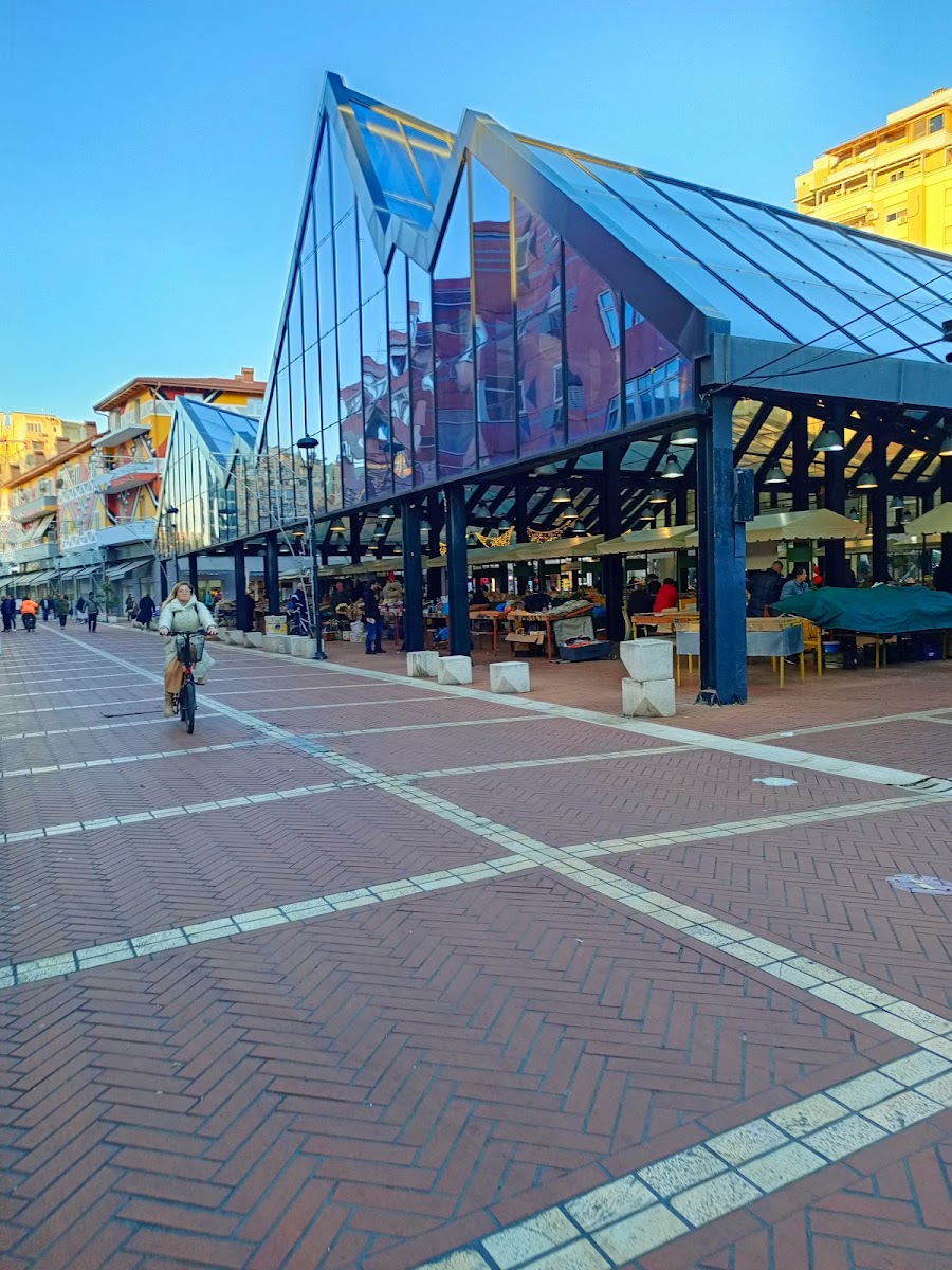 Pedestrian Street (Rruga Murat Toptani)