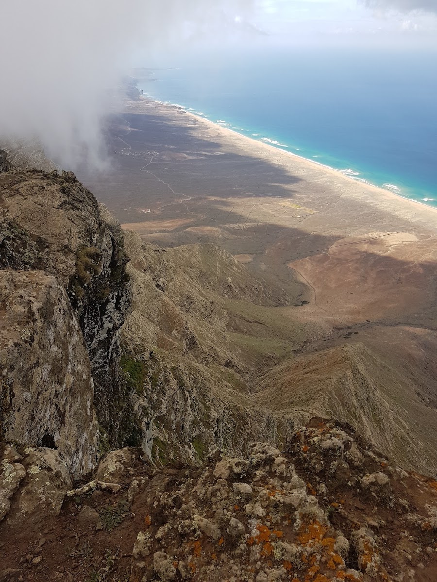 Pico de la Zarza (Hiking Trail)