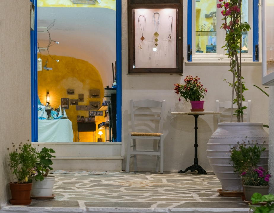 Plaka Handicraft Shops