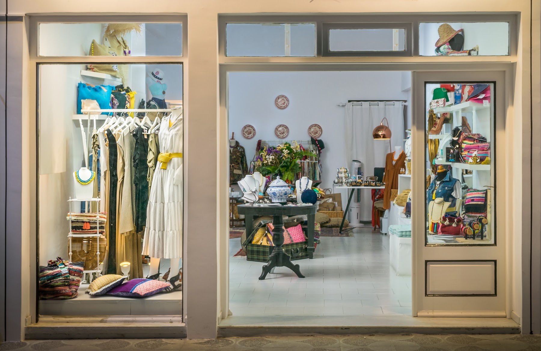 Pollonia Boutiques & Art Shops