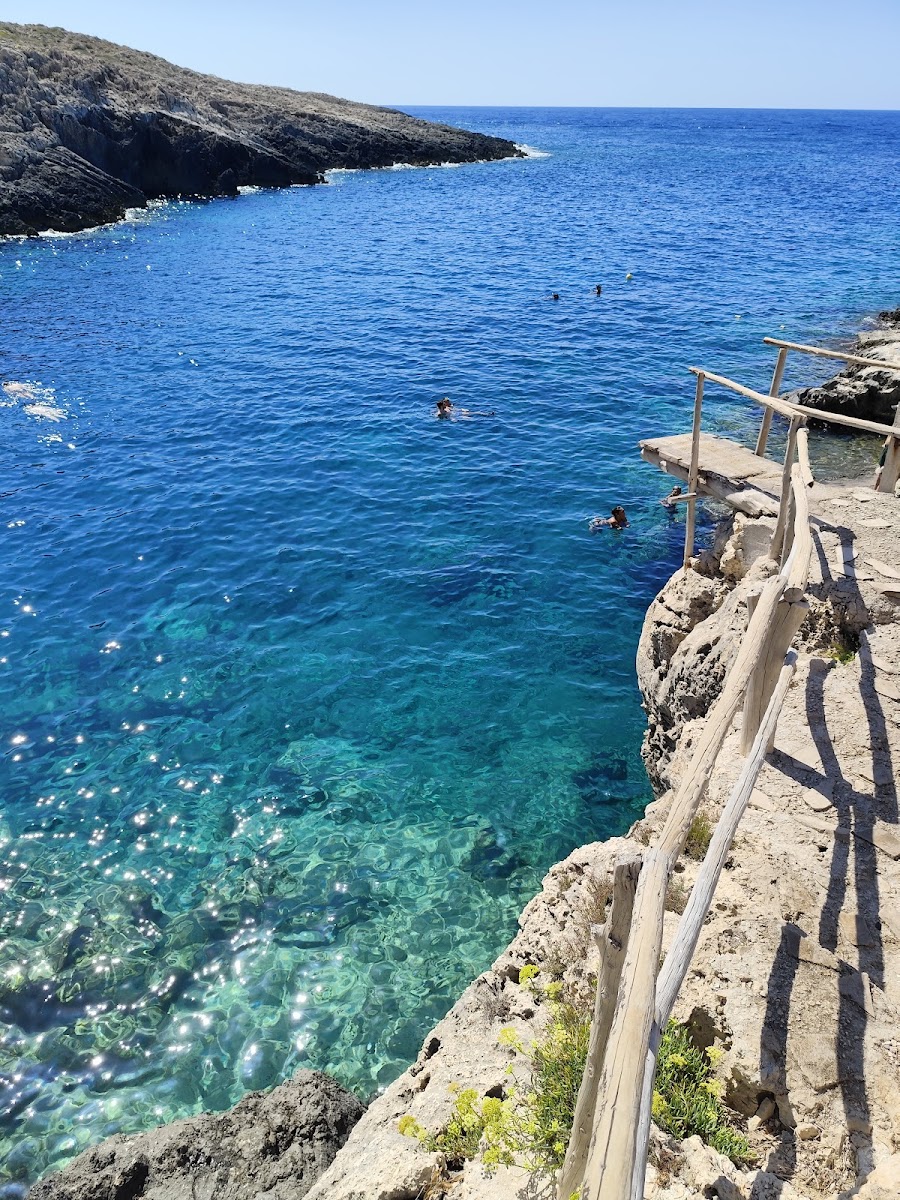 Porto Roxa Beach
