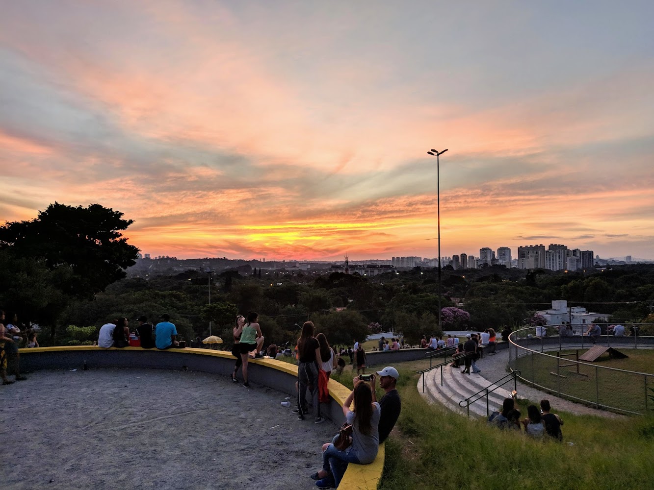 Praça do Pôr do Sol