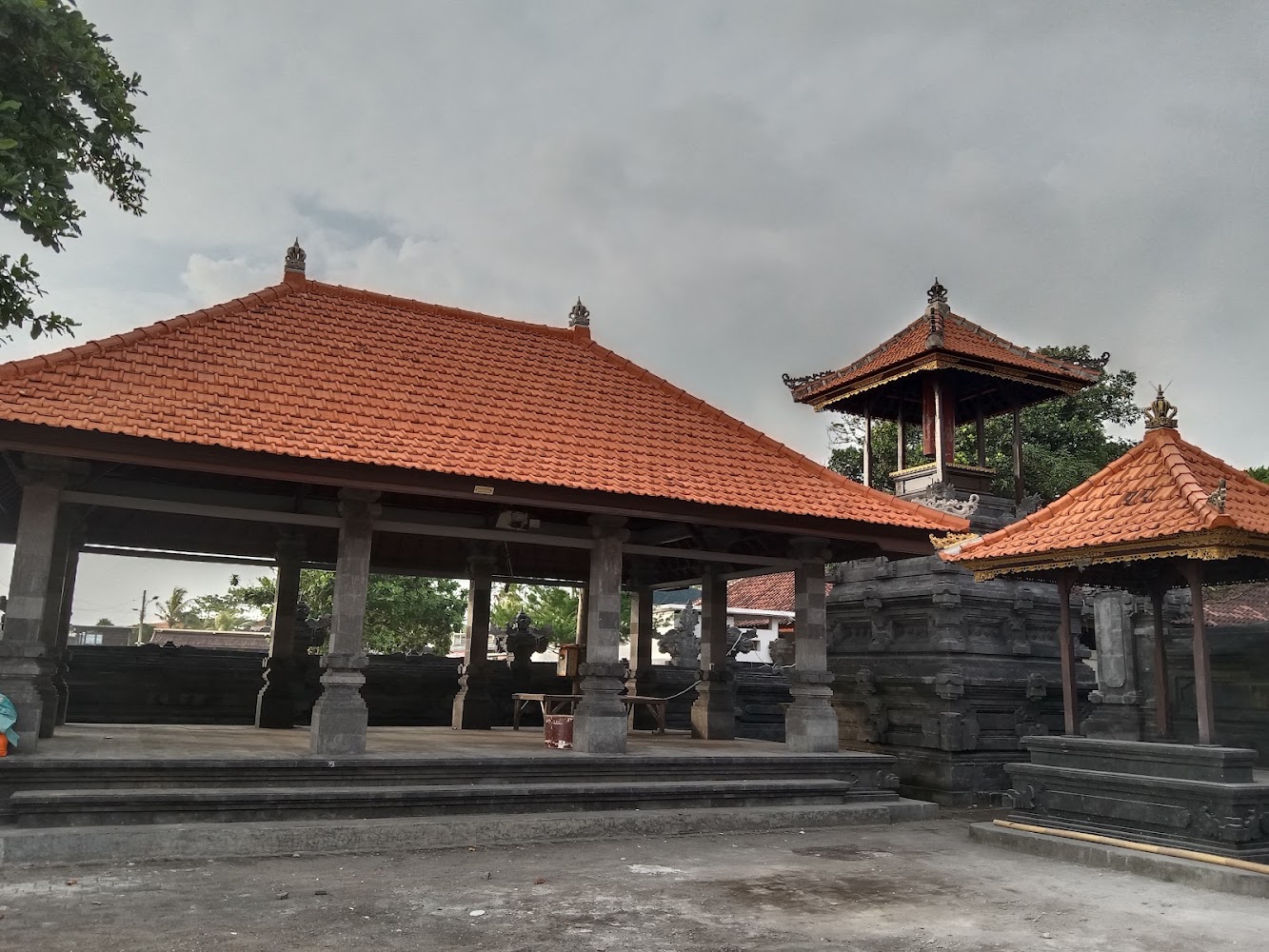 Pura Batu Bolong