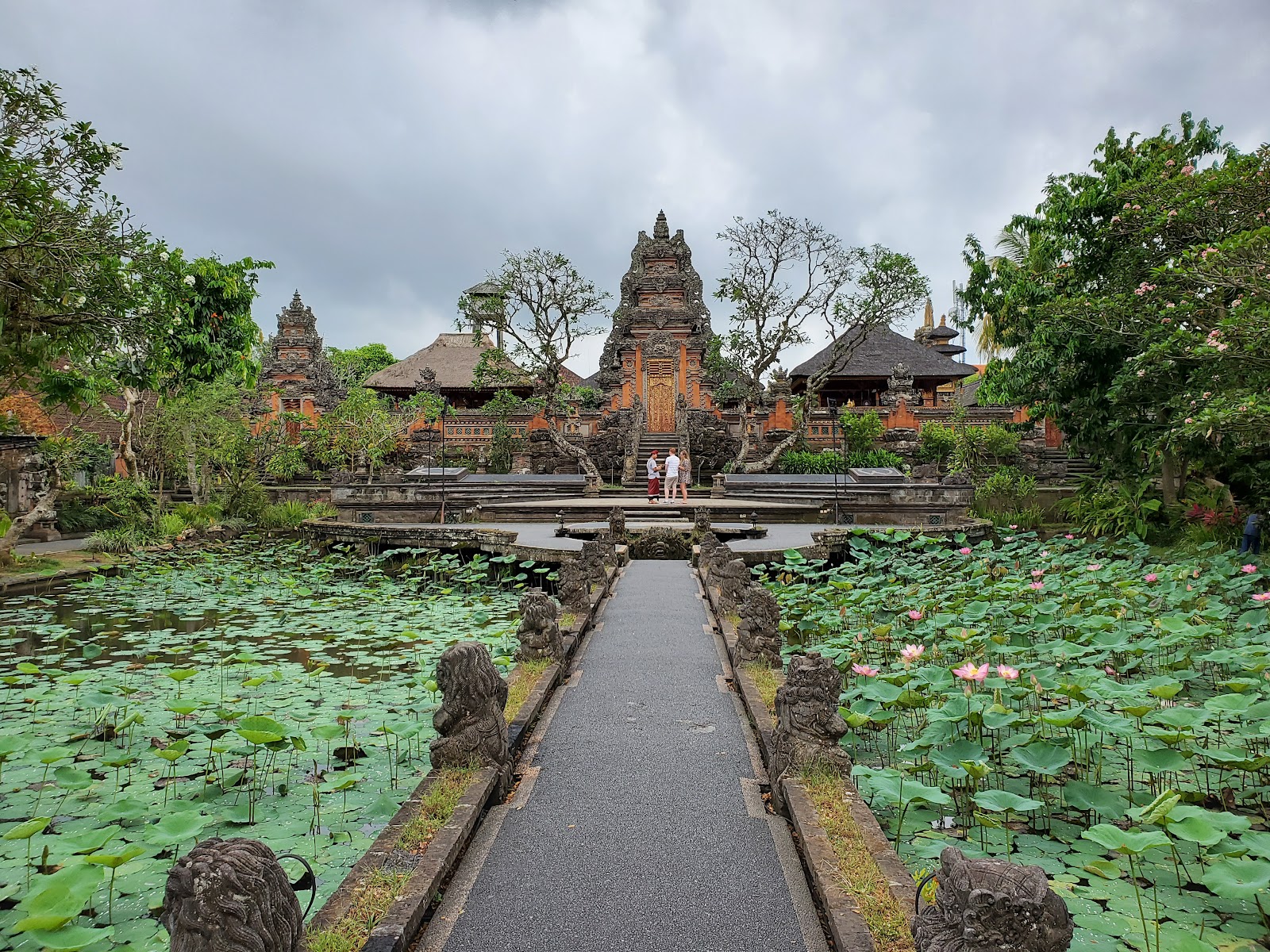 Pura Taman Saraswati