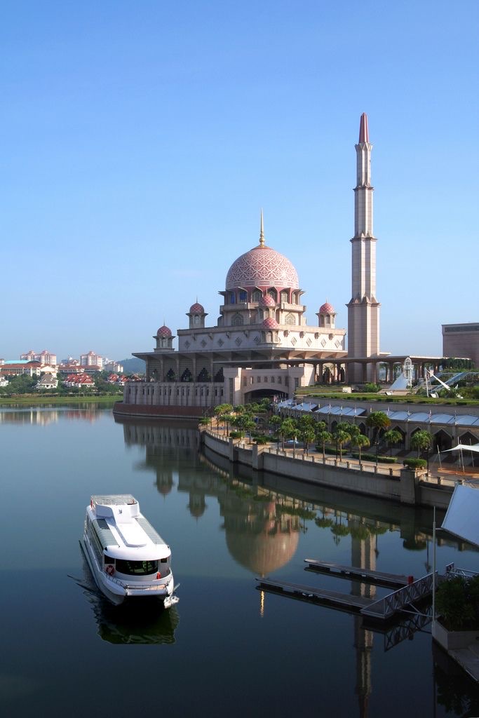 Putrajaya Lake
