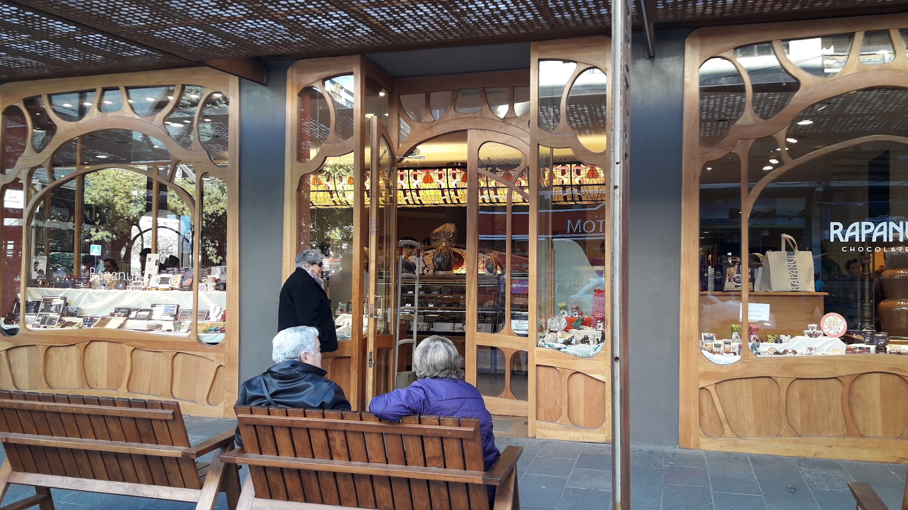 Rapa Nui Chocolates & Café