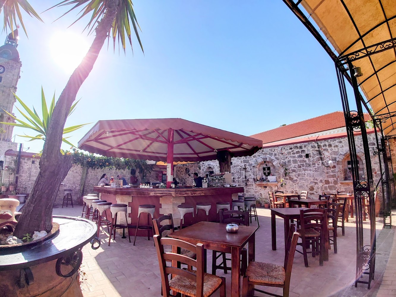 Roloi Cafe