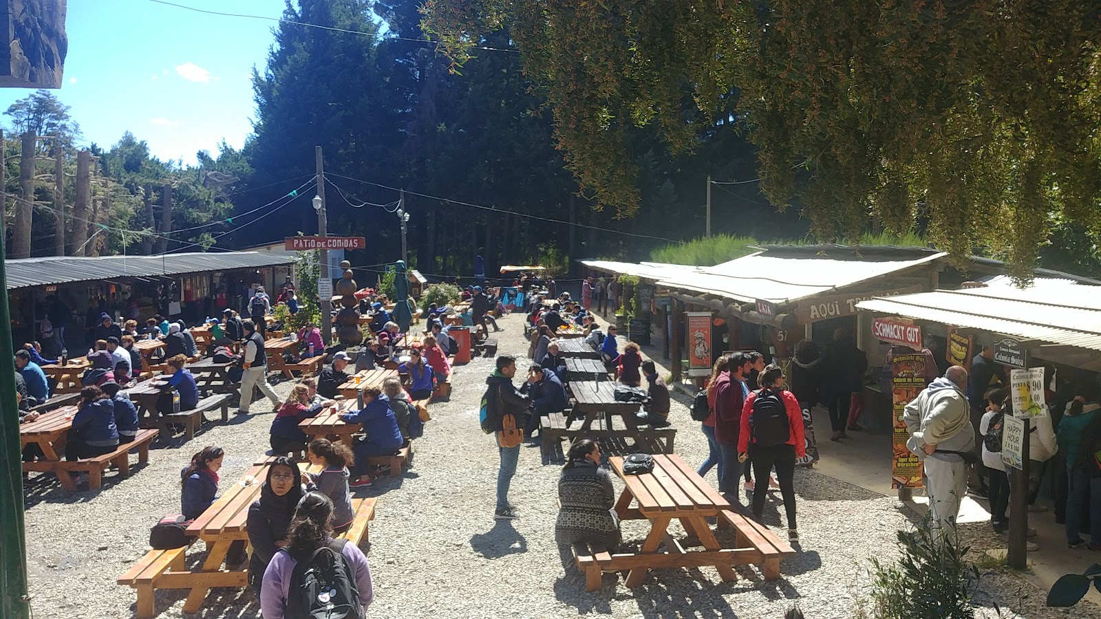 Feria Artesanal de Colonia Suiza
