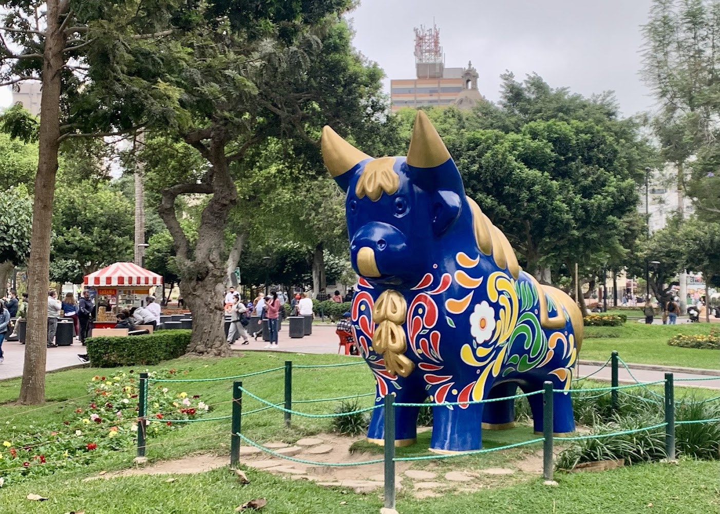 Parque Kennedy (Parque Central de Miraflores)