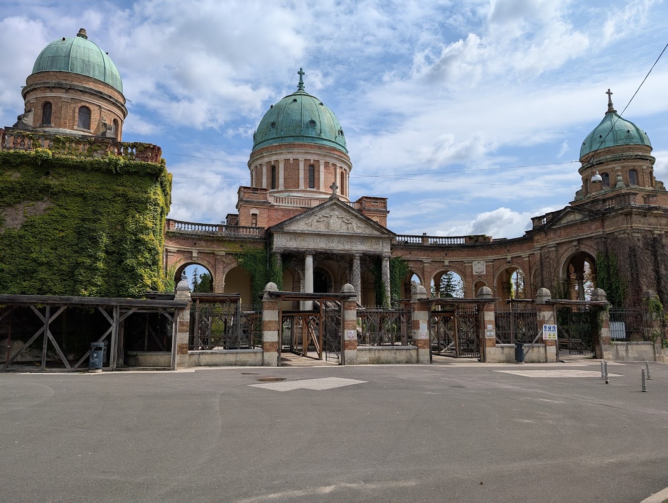 Mirogoj Cemetery