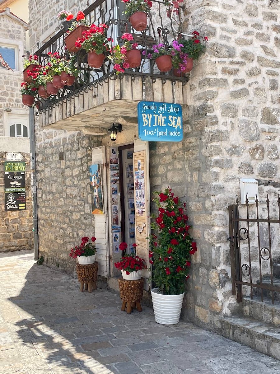 Shopping in Old Town Alleys