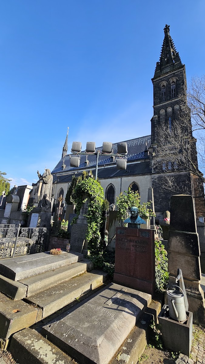 Slavín Cemetery