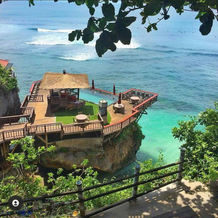 Suluban Beach (Blue Point Beach)