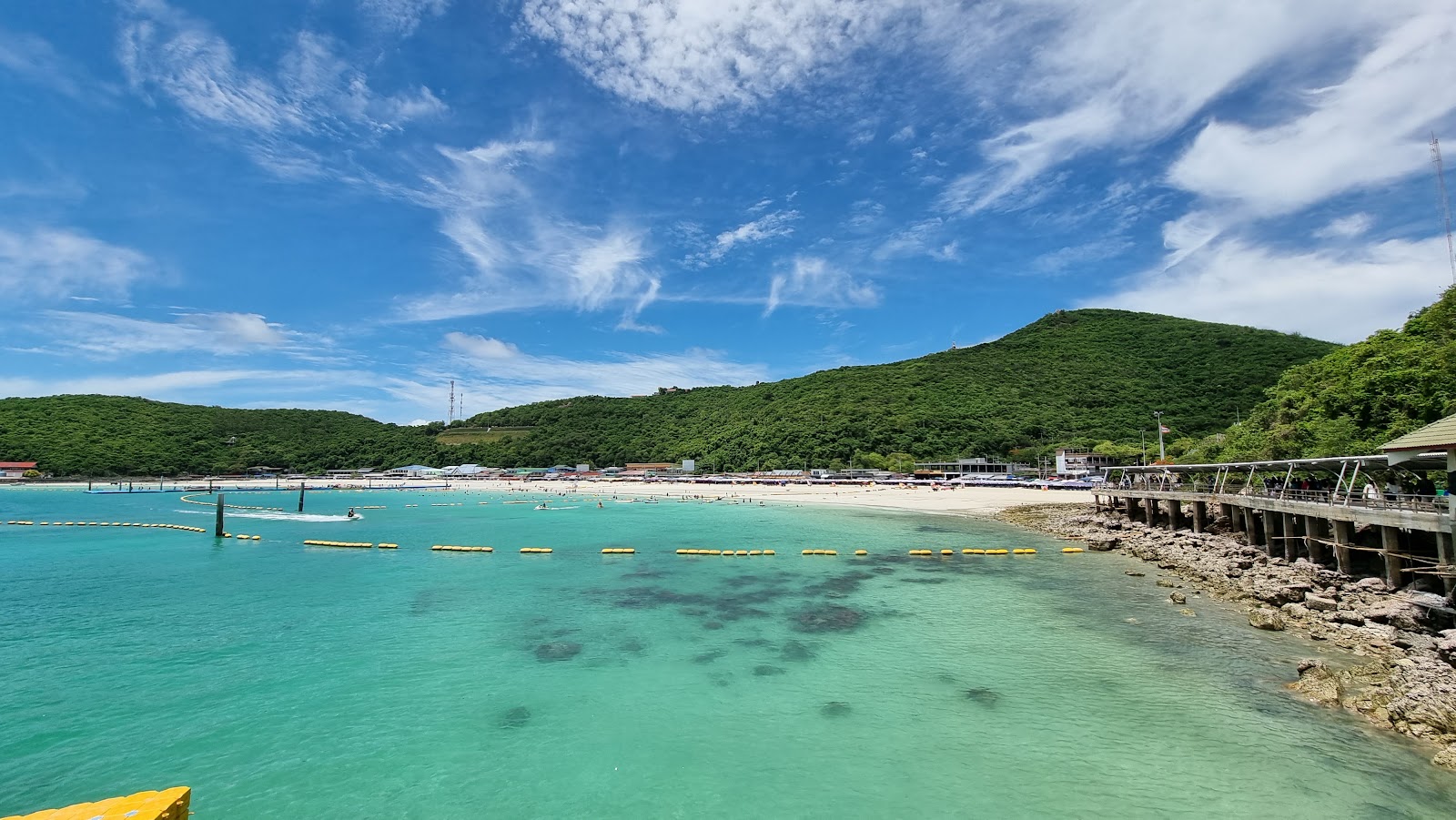 Ta Waen Beach