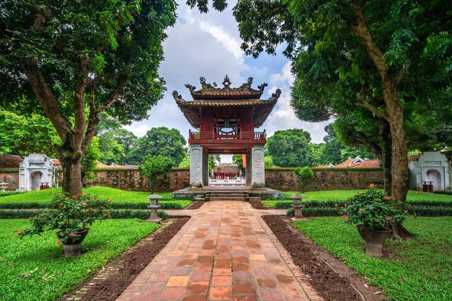 Temple of Literature & National University