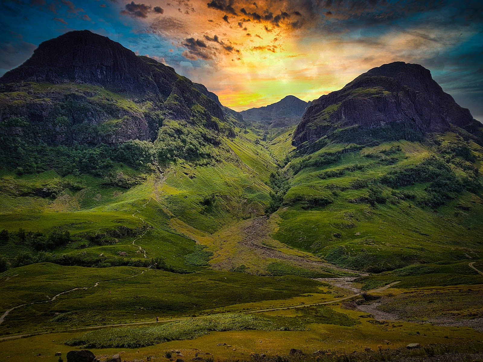 Three Sisters of Glencoe viewpoint