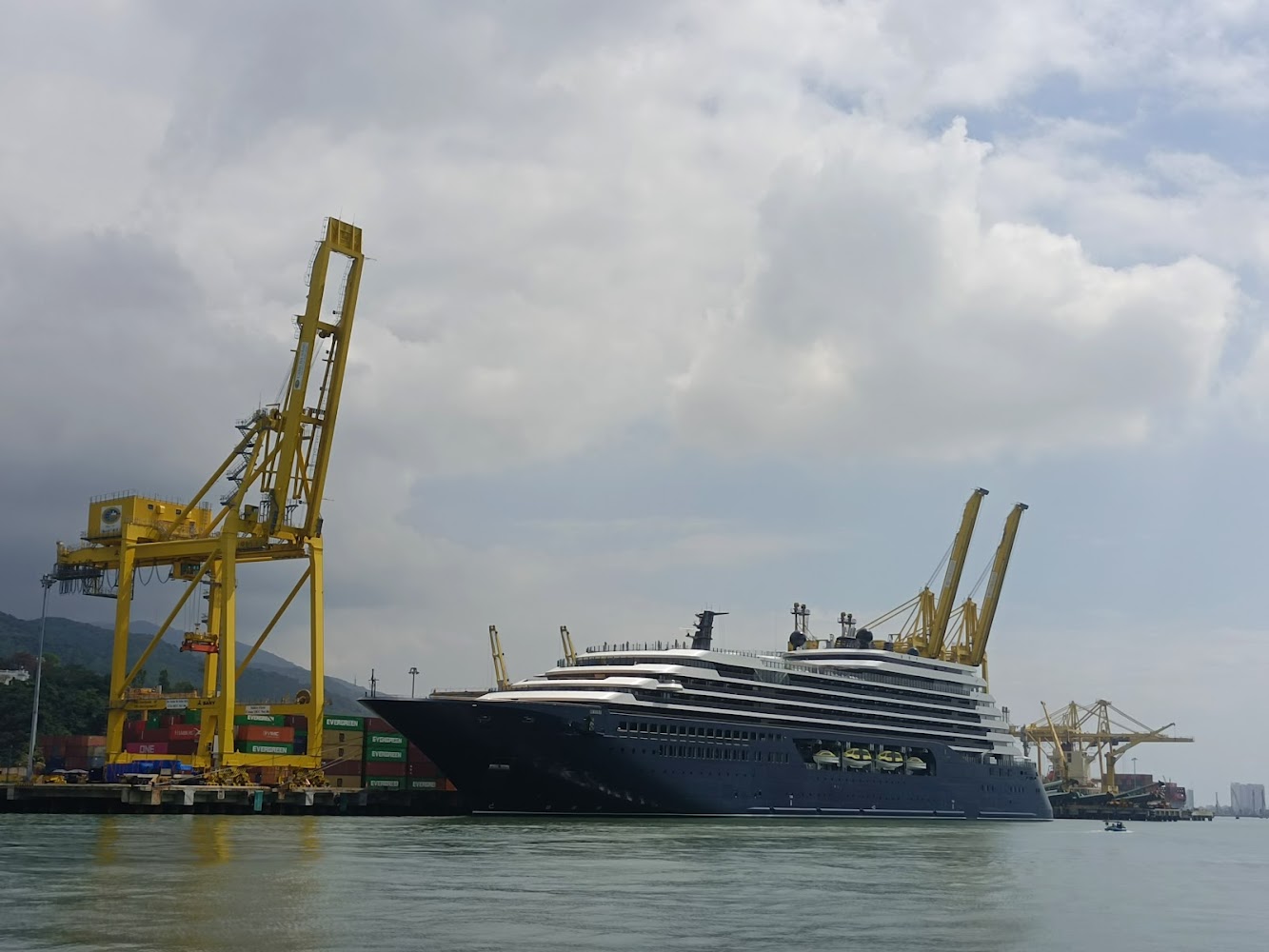 Tien Sa Port