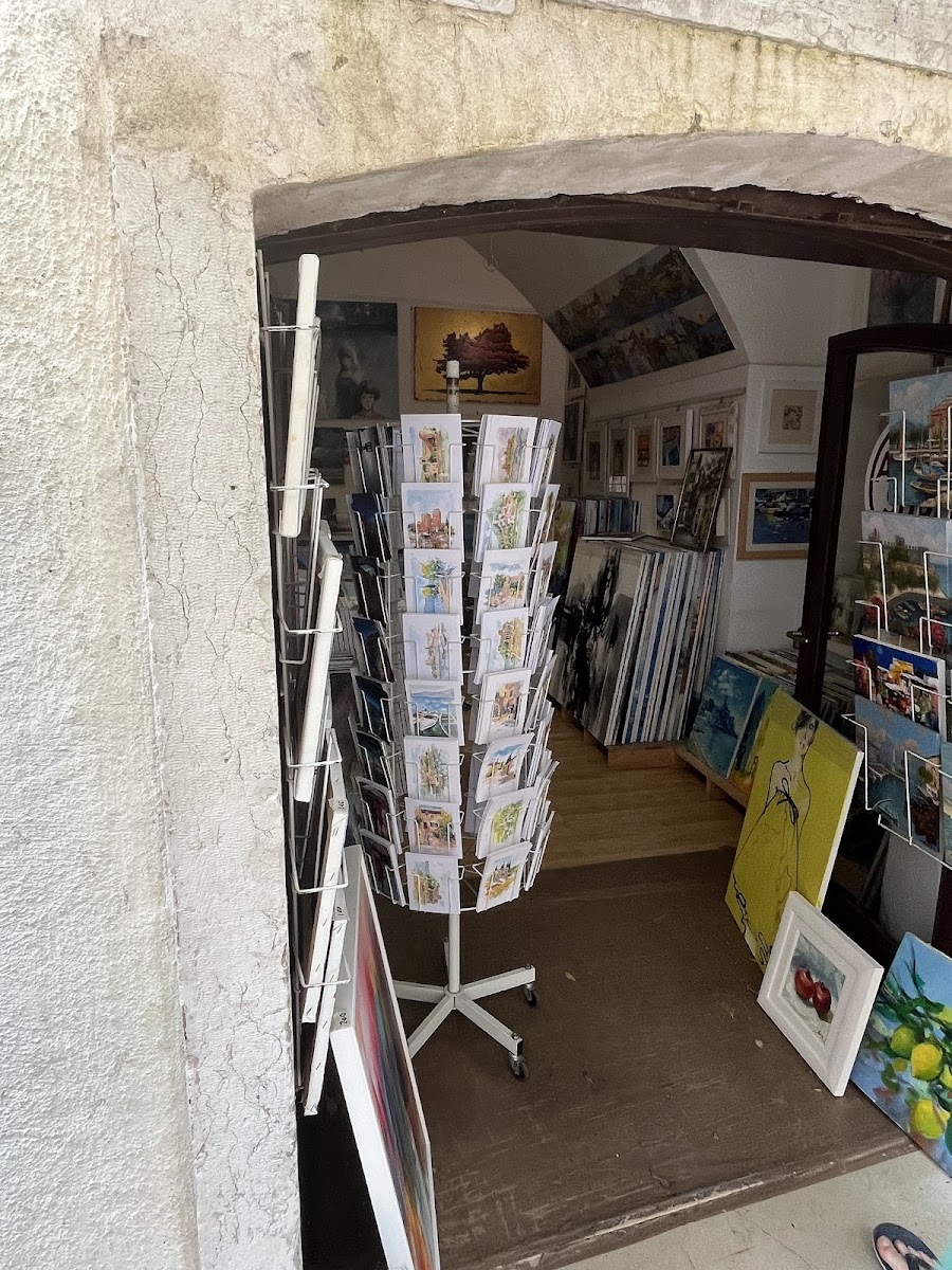 Torri del Benaco Local Shops