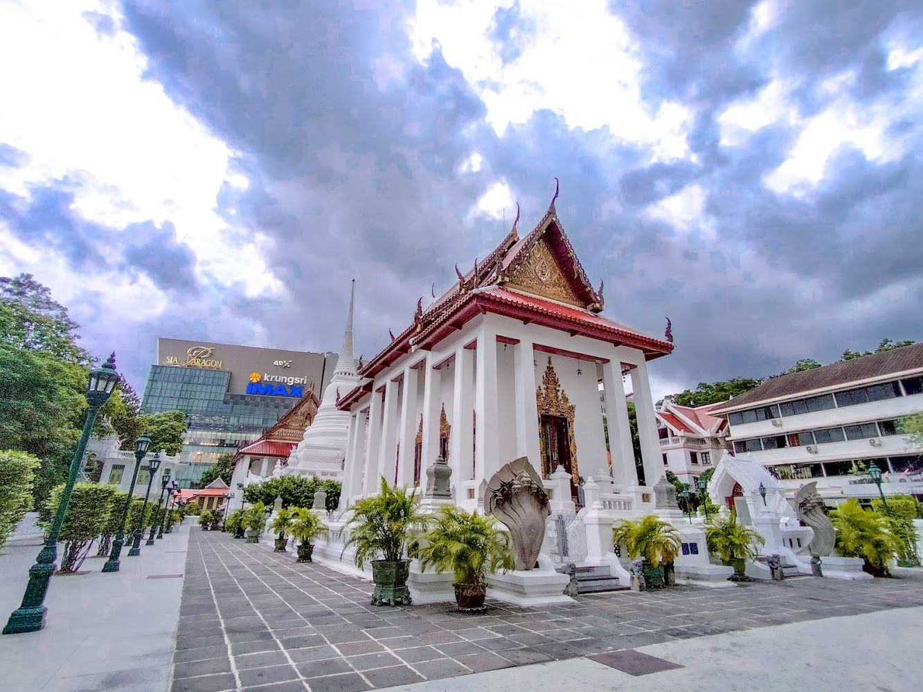 Wat Pathum Wanaram Ratchaworawihan